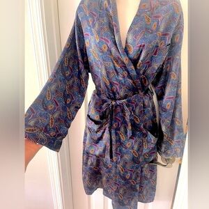 Fantasies 100% Silk Robe with Paisley Print in size medium